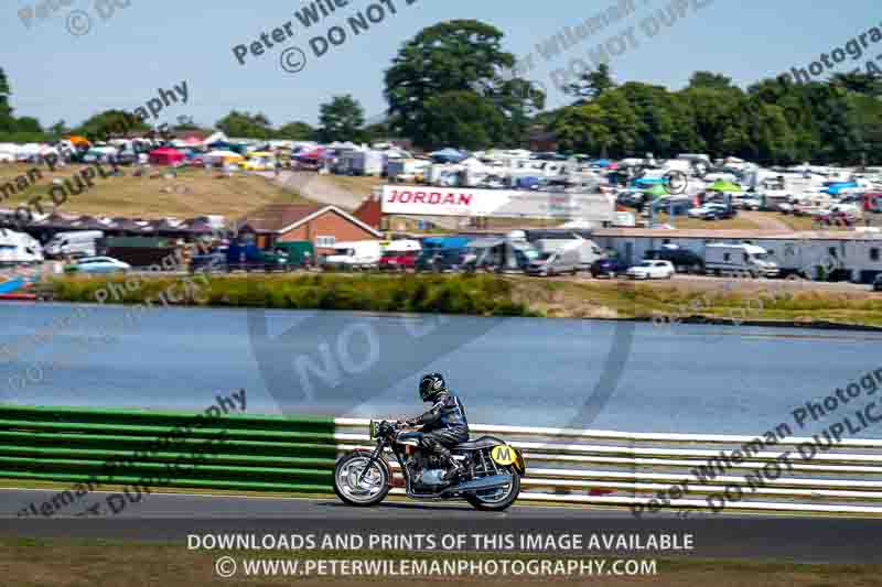 Vintage motorcycle club;eventdigitalimages;mallory park;mallory park trackday photographs;no limits trackdays;peter wileman photography;trackday digital images;trackday photos;vmcc festival 1000 bikes photographs